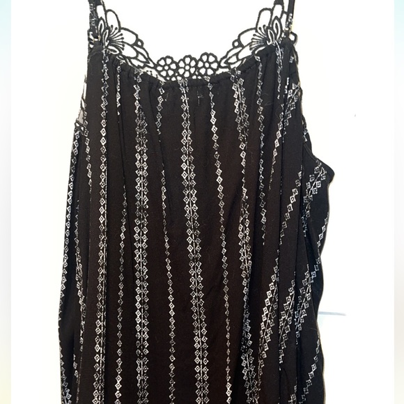 2 Maurice’s Tops Size Large - Picture 3 of 8